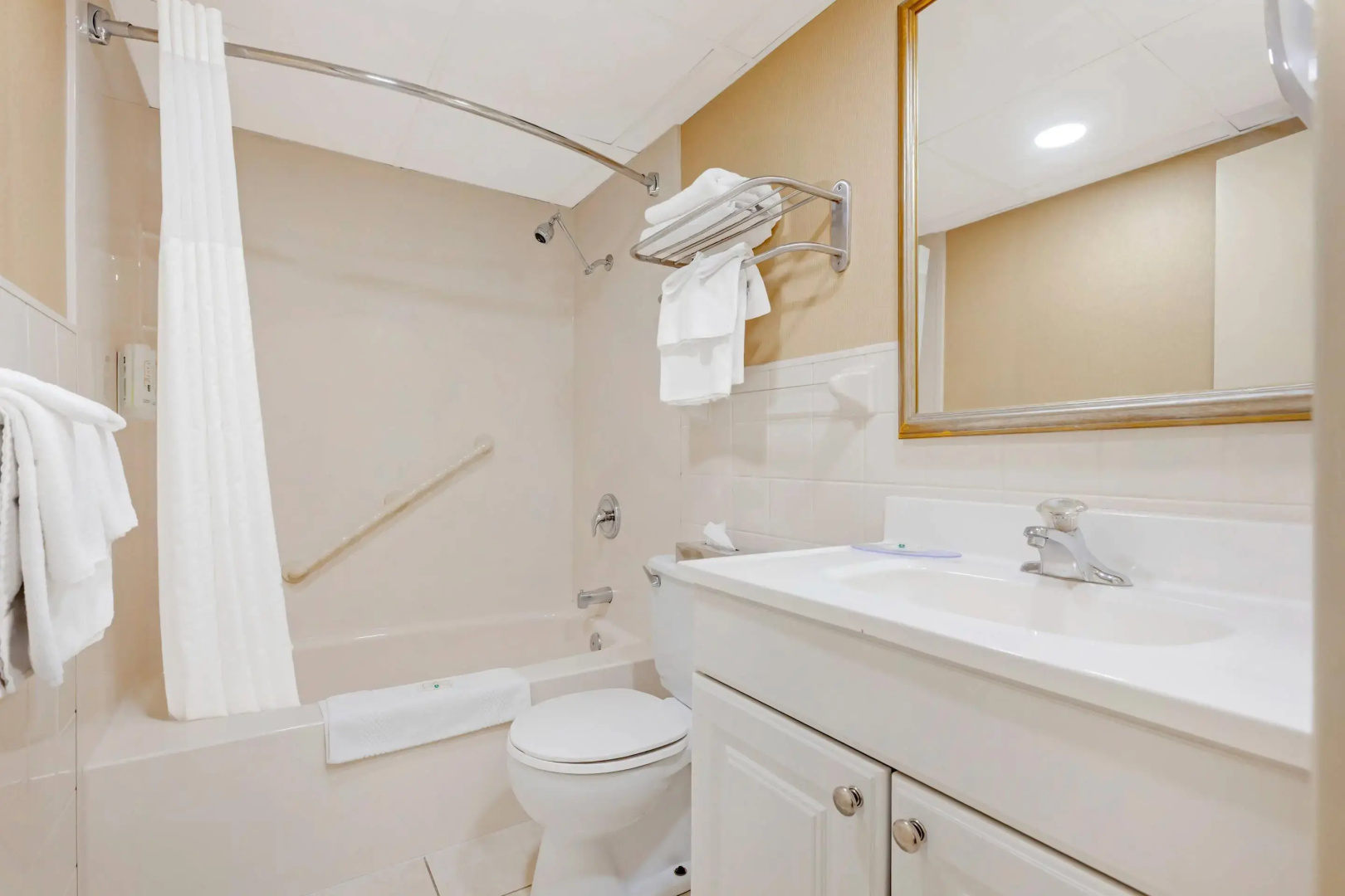 Photo - Quality Hotel Fallsview Cascade