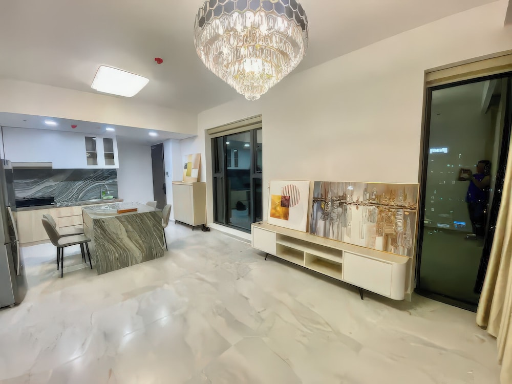 Genius Saigon - Luxury Apt walk to SECC