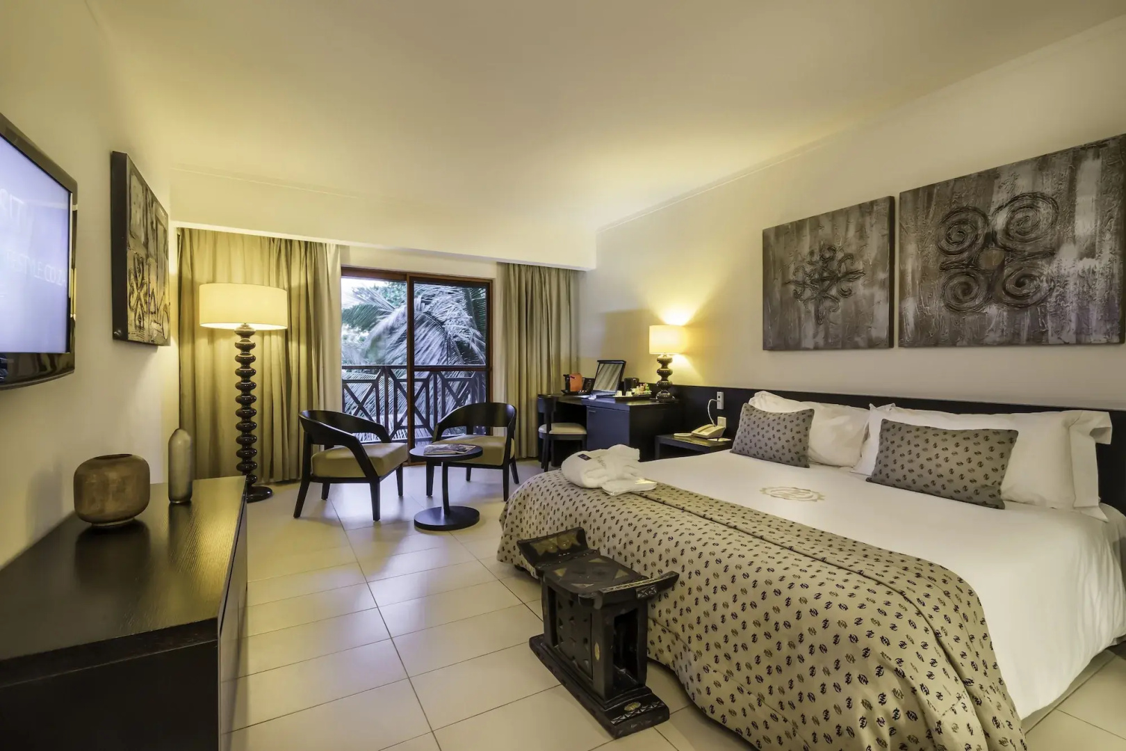 Photo - Labadi Beach Hotel