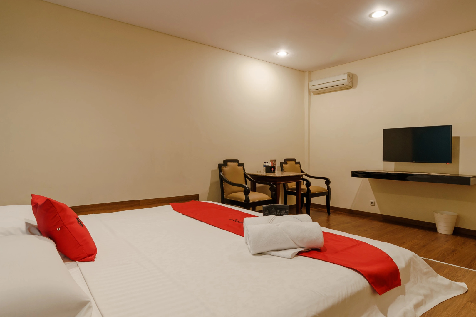 Photo - RedDoorz Plus near Dunia Fantasi Ancol