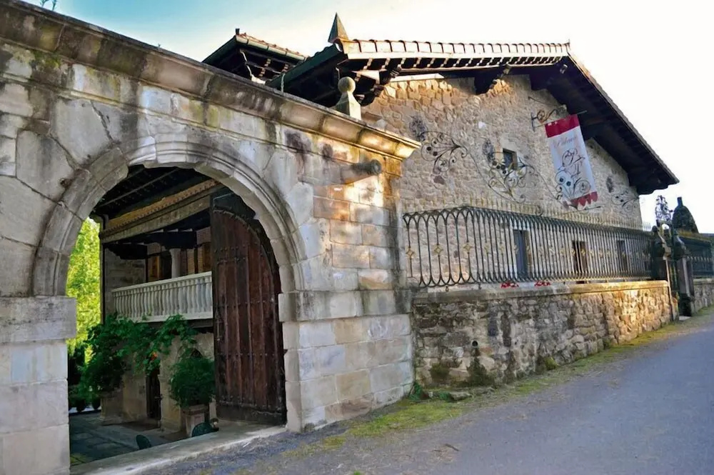 Photo - Hotel Palacio de Trasvilla