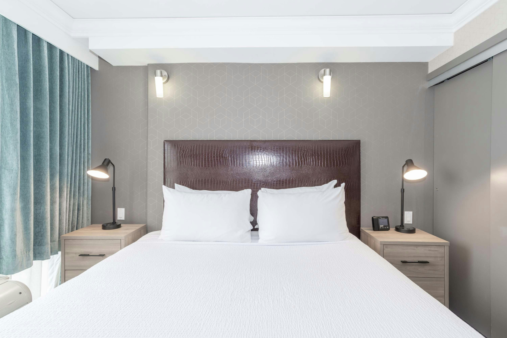 Photo - Sandman Signature Toronto Airport Hotel