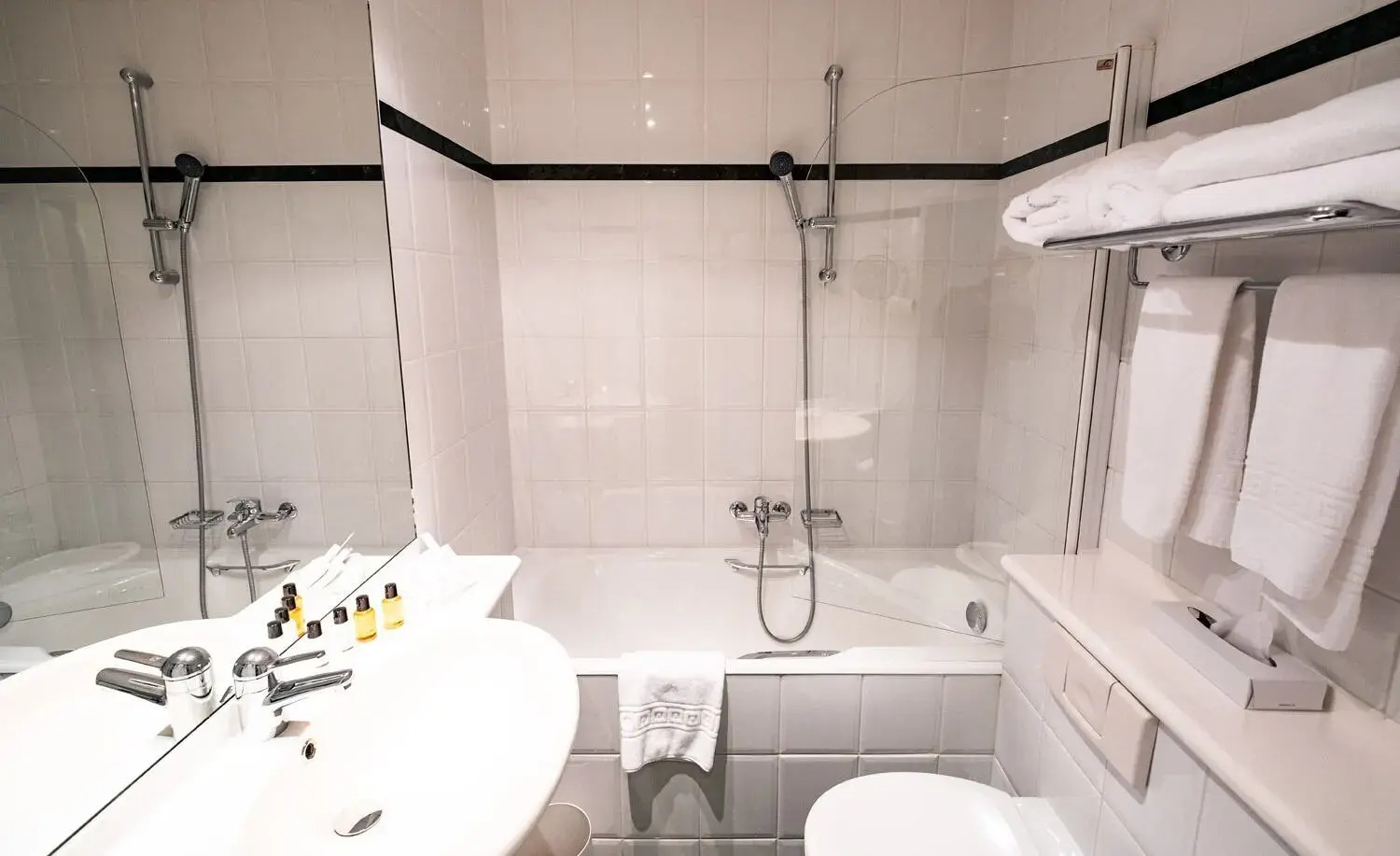 Photo - The New Midi