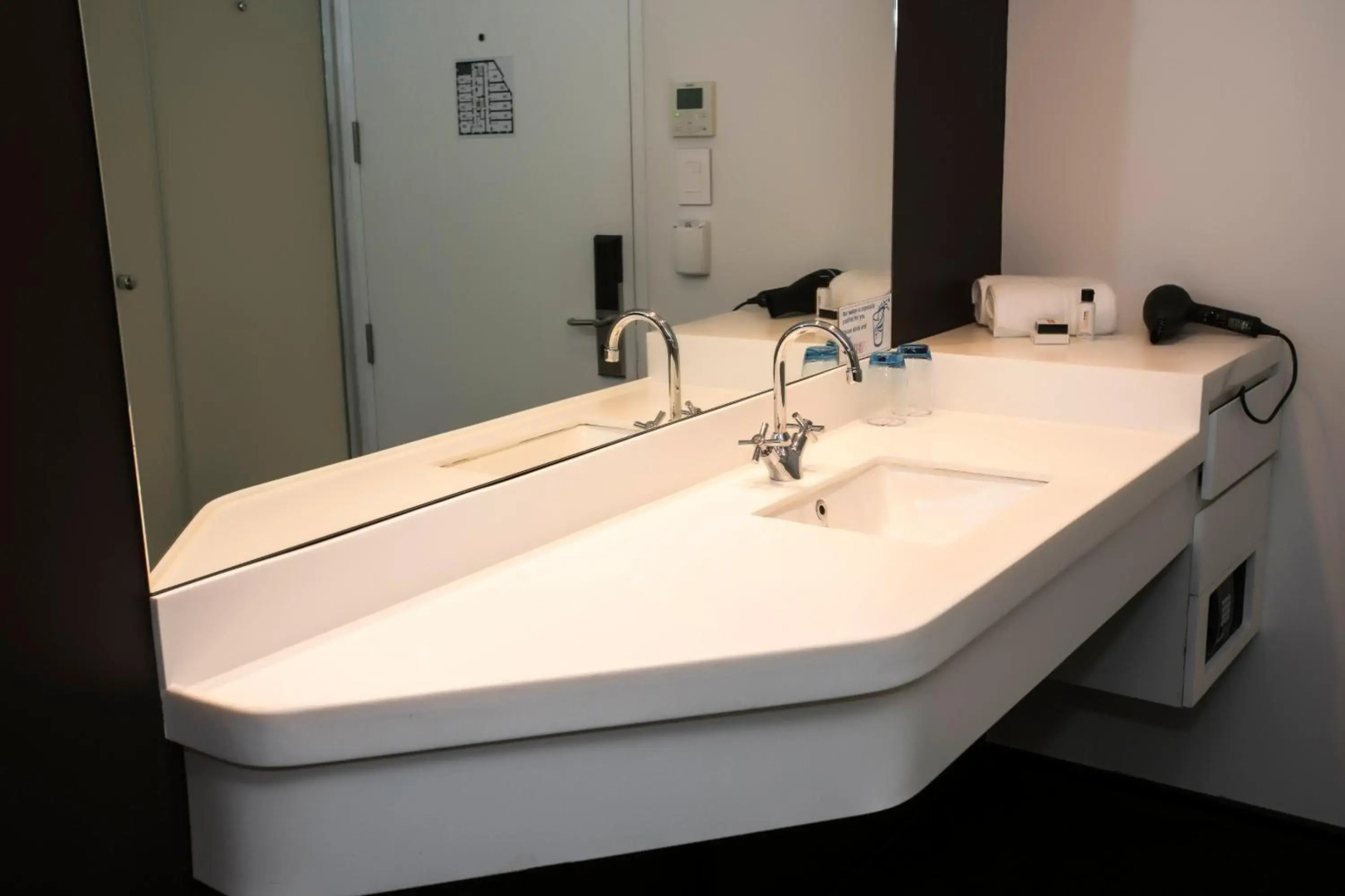 Photo - ONOMO Hotel Waterfront