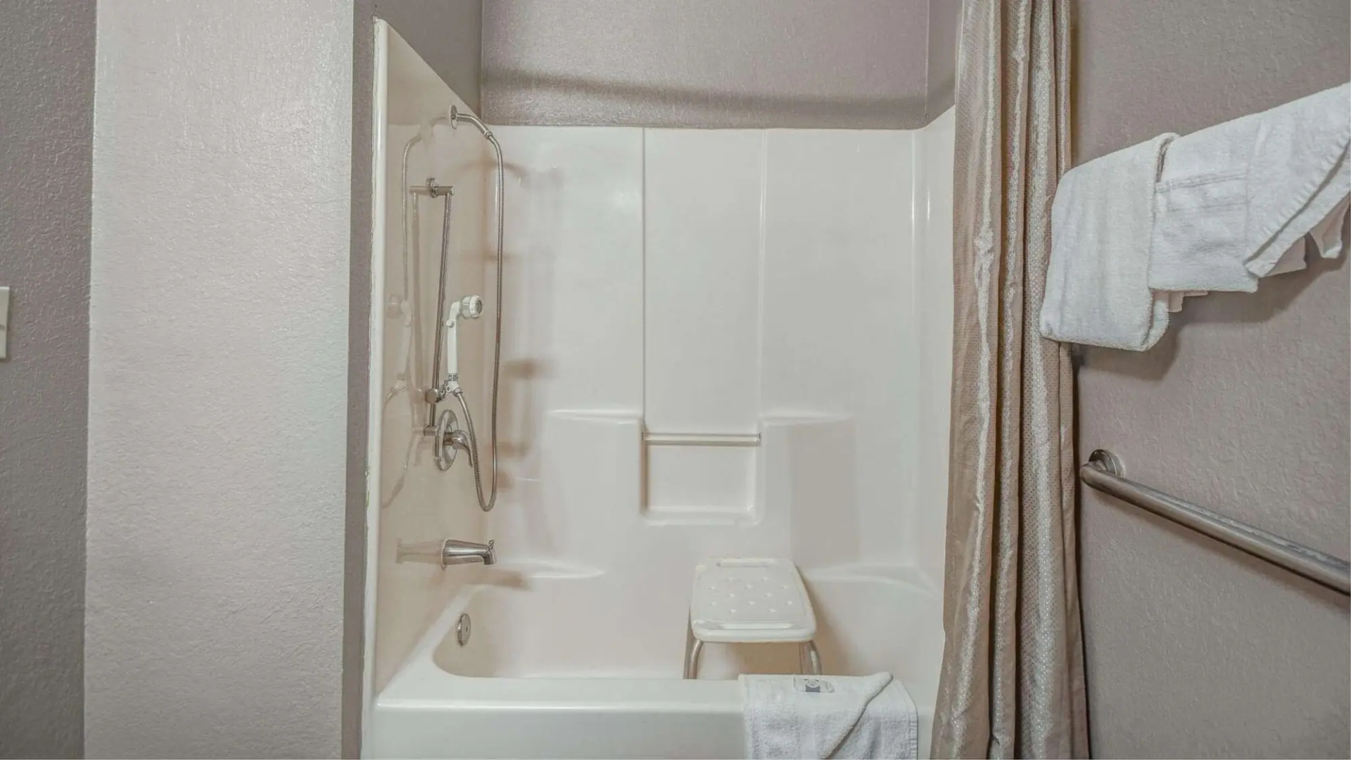 Photo - Motel 6 Humble, TX - Houston International Airport