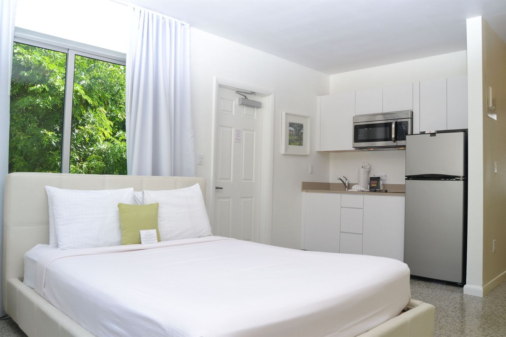 Photo - North Beach Hotel