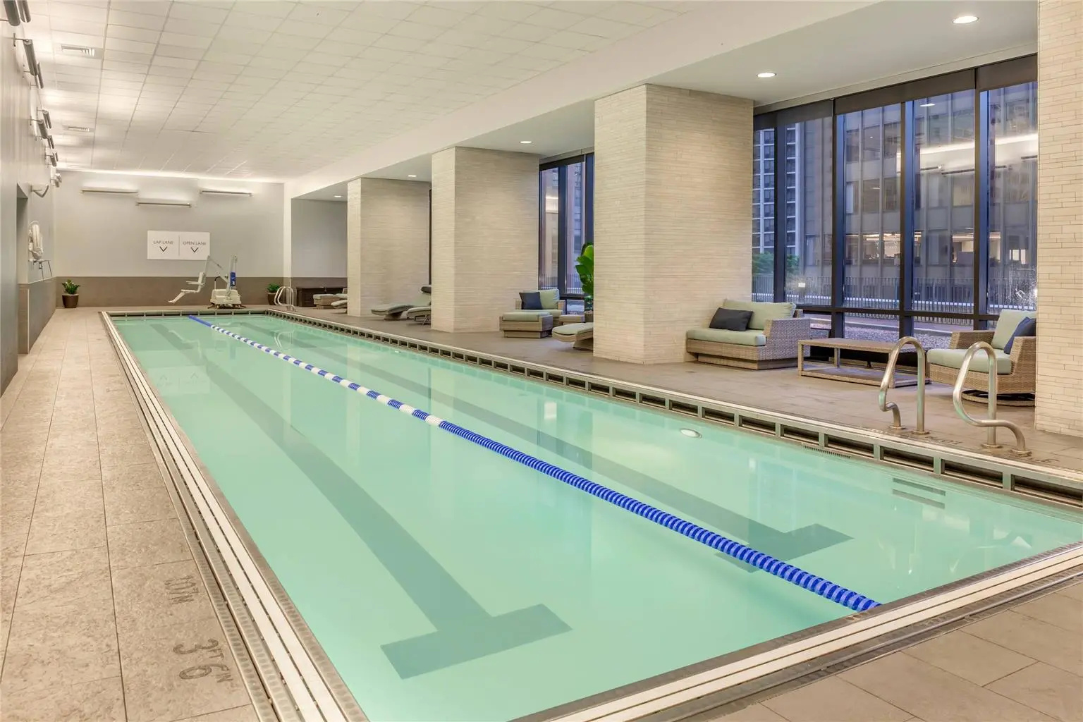 Photo - Radisson Blu Aqua Hotel Chicago
