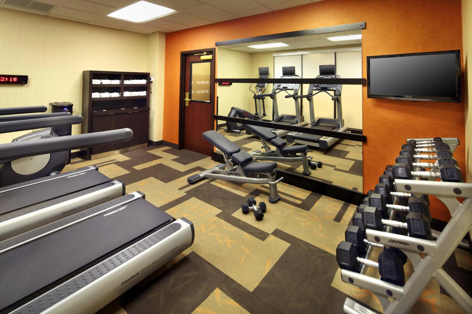 Foto - Courtyard by Marriott Columbus Airport