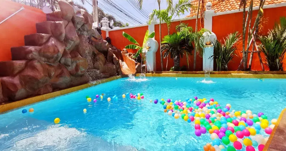 Foto - TUCHELAND Luxury Pool Villa Pattaya Walking Street