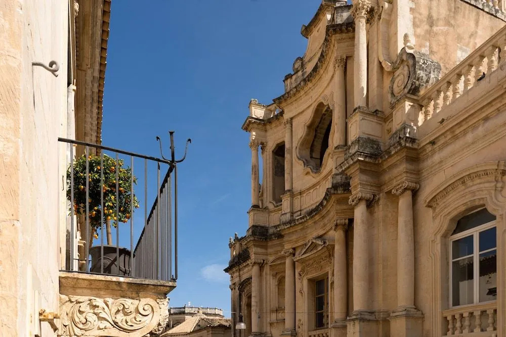 Photo - Q92 Noto