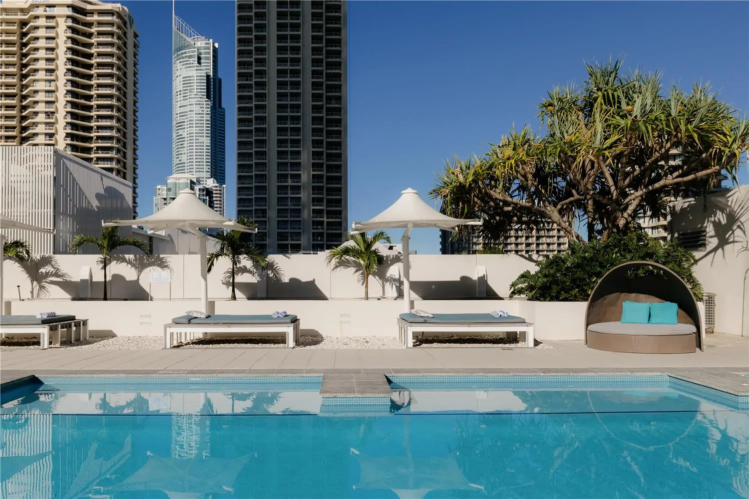 Photo - Hilton Surfers Paradise Hotel & Residences.