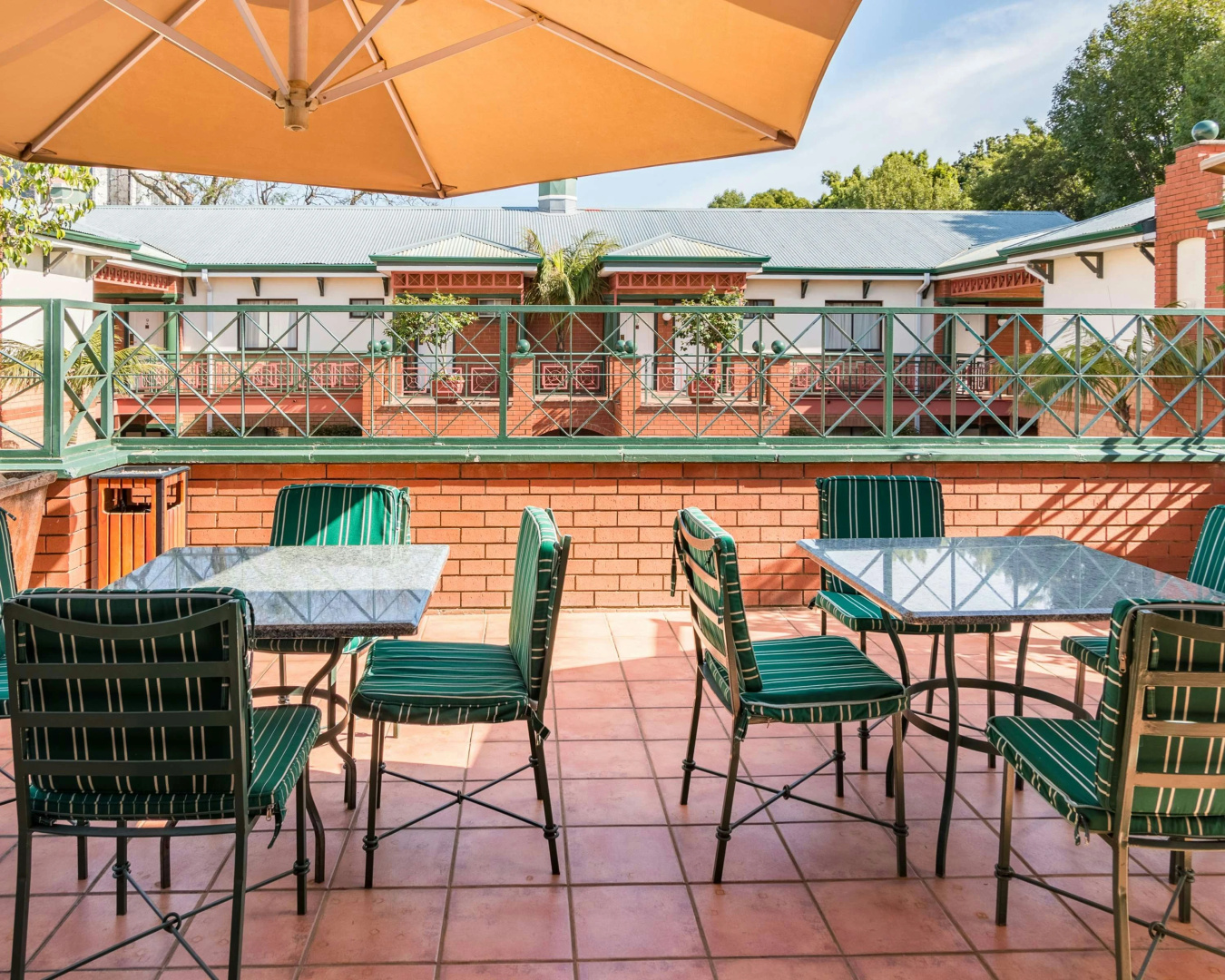 Photo - Courtyard Hotel Rosebank
