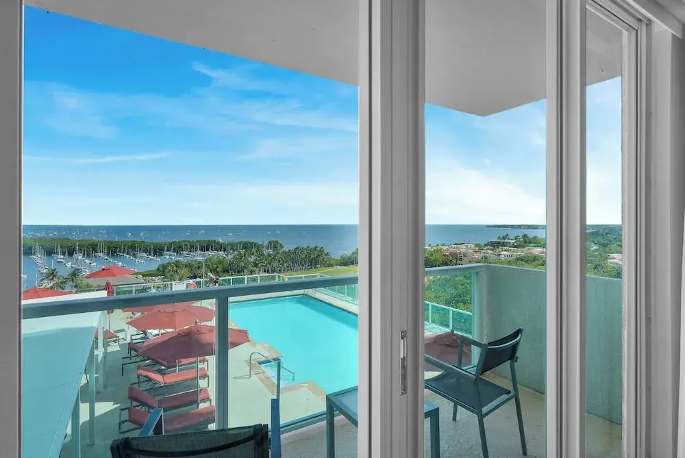 Photo - Tropical Paradise - Spacious 3-Bedroom