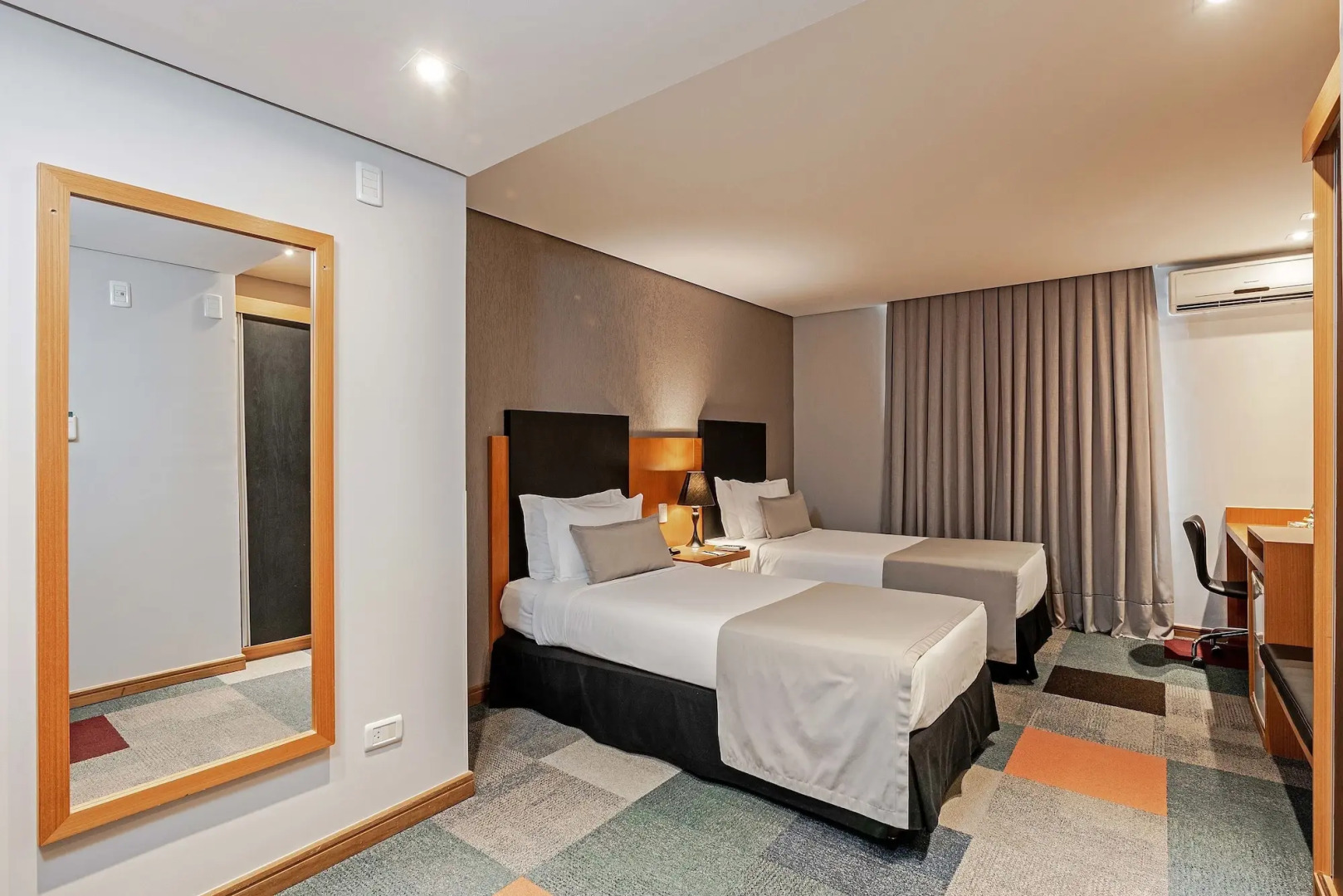 Foto - Slaviero Curitiba Batel