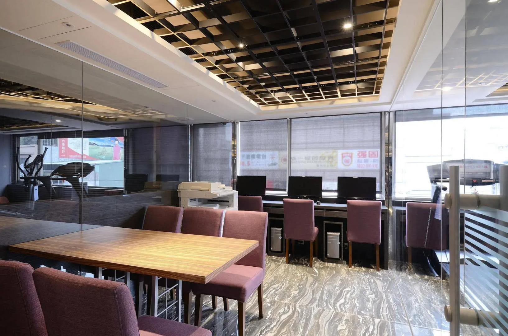 Photo - V-one Vogue Hotel