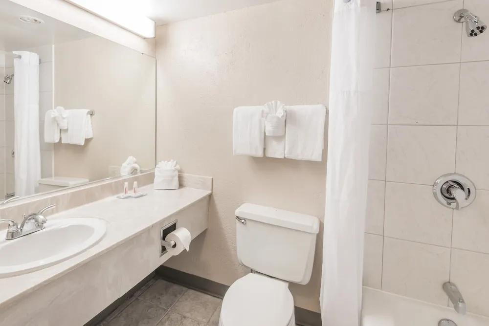 Photo - Buckeye Inn Express