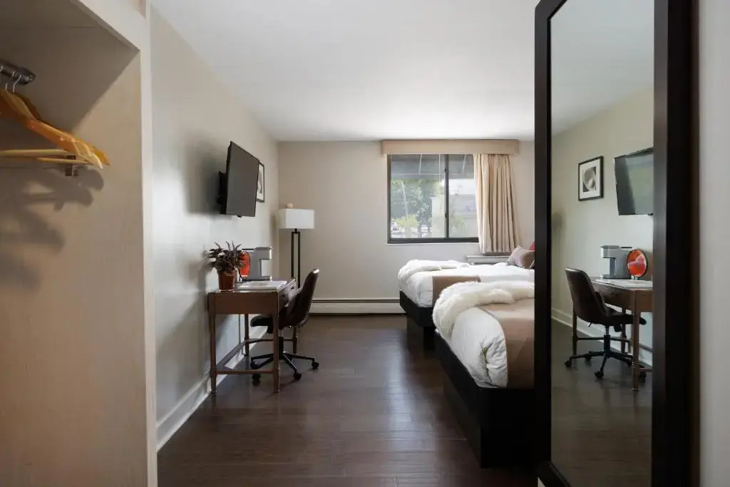 Photo - The Andrew Hotel