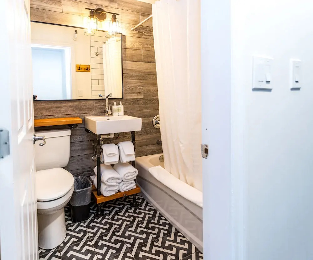 Photo - Hotel Squamish