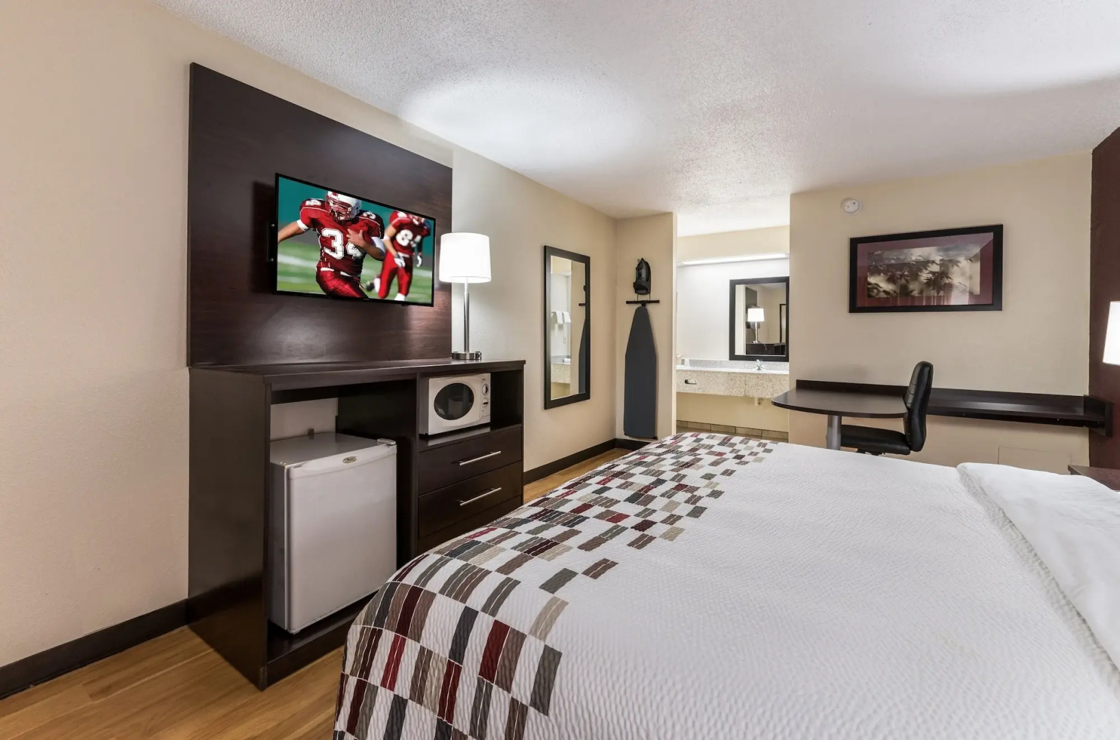 Photo - Red Roof Inn Indianapolis - Castleton
