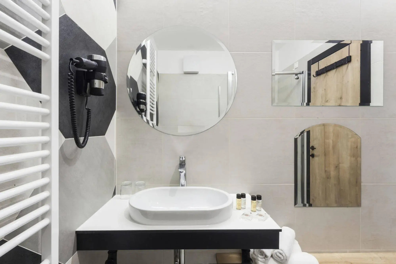 Photo - The Loop Hotel