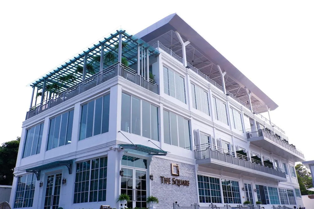 Photo - The Square 101