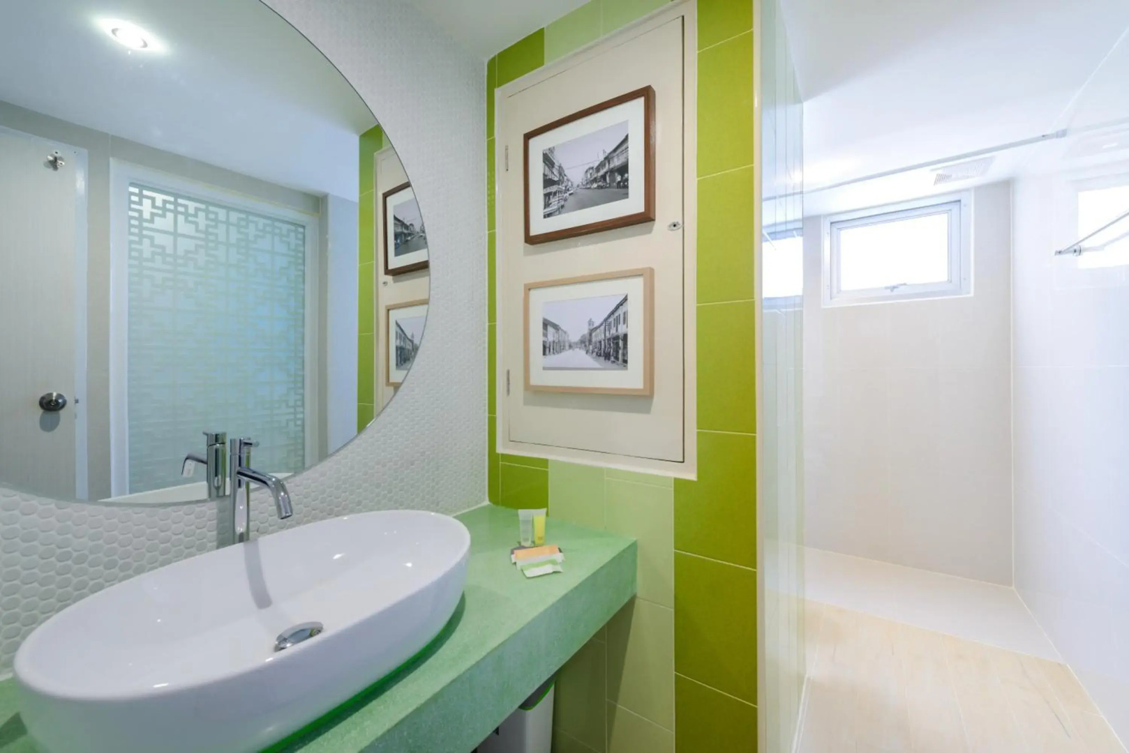 Foto - The Tint At Phuket Town - SHA Plus