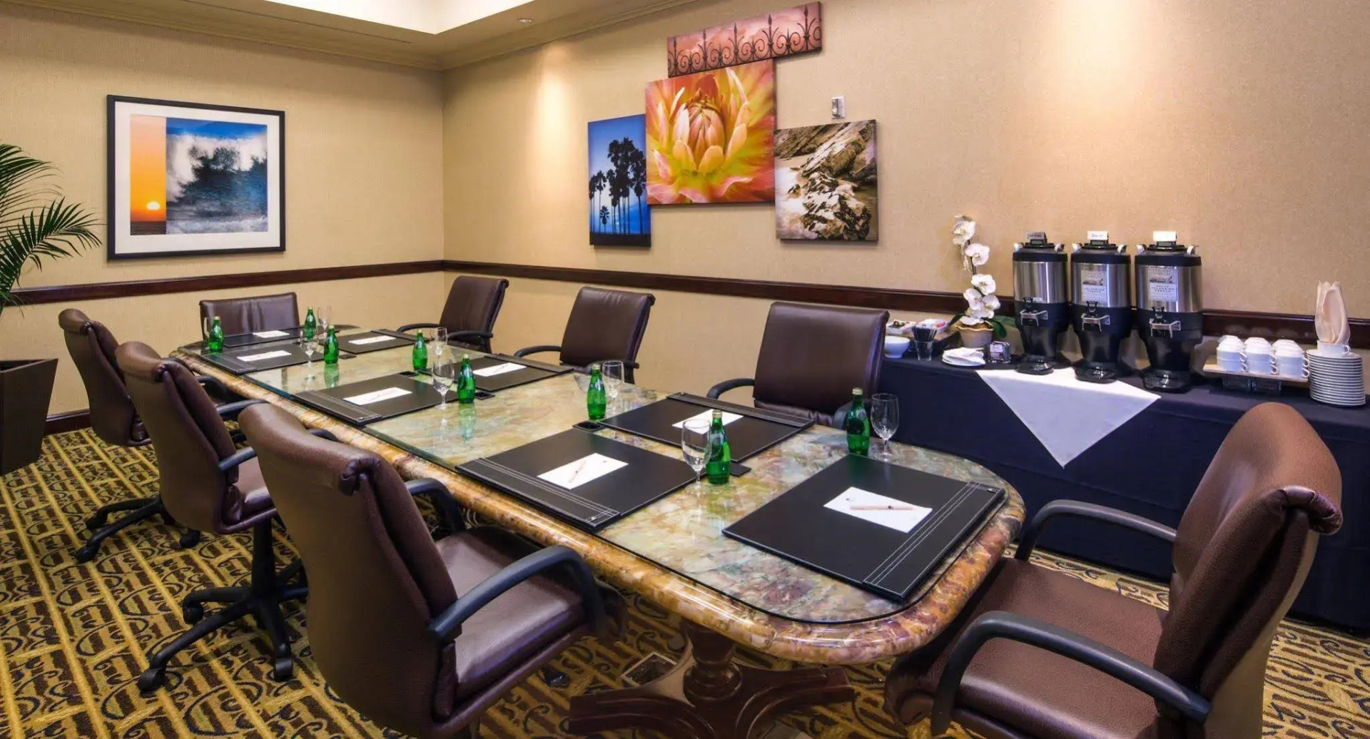 Photo - Hotel Zessa Orange County Airport, a DoubleTree by Hilton