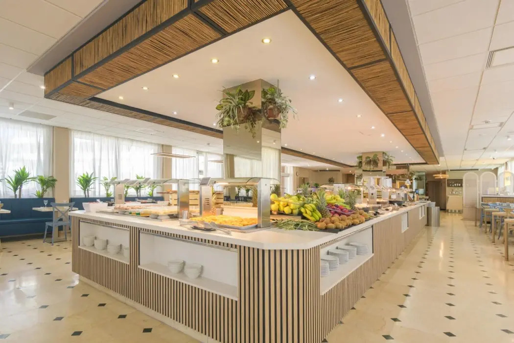 Photo - Hotel Parasol by Dorobe