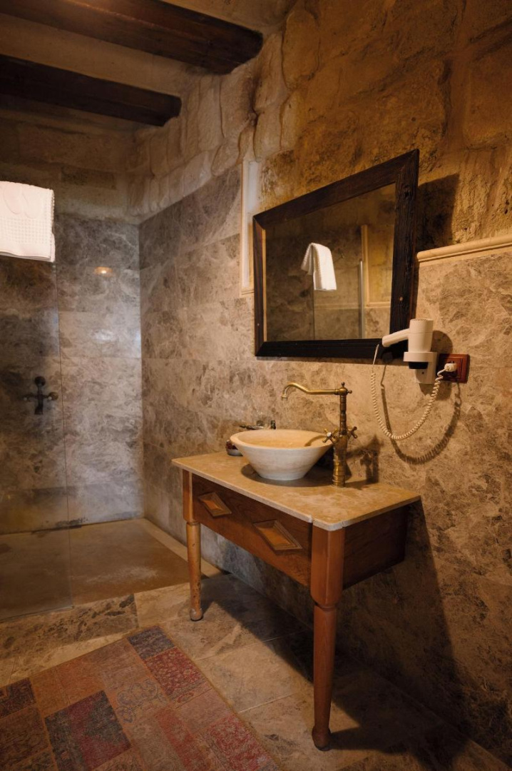 Photo - Seki Cave Hotel