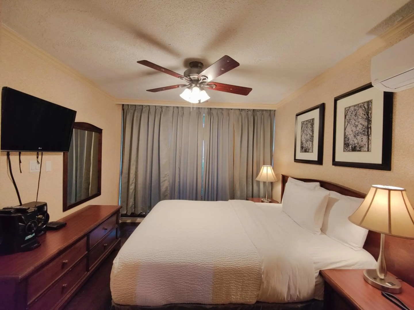 Photo - Opportune Hotel