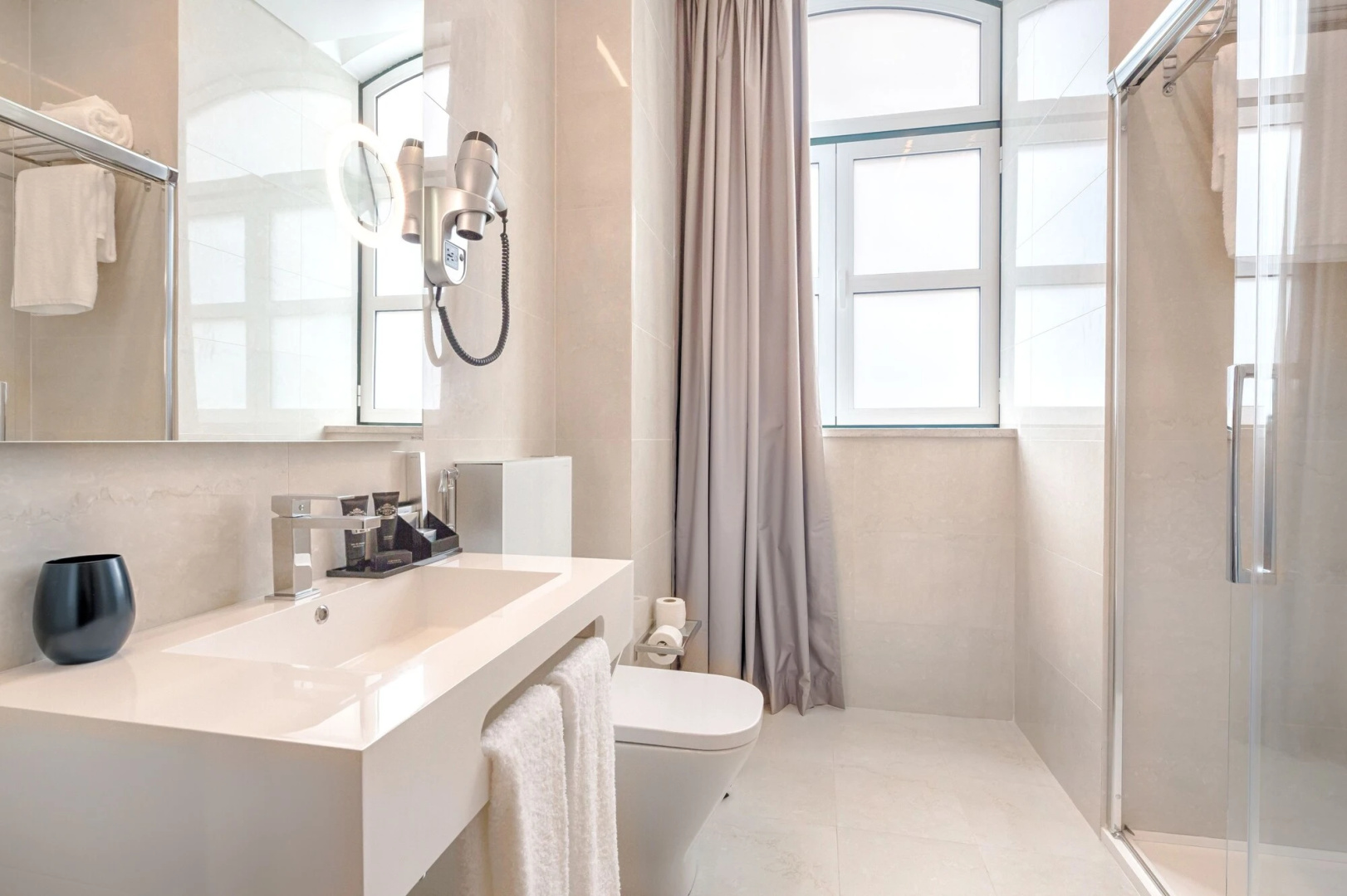 Photo - MeraPrime Gold Design Hotel