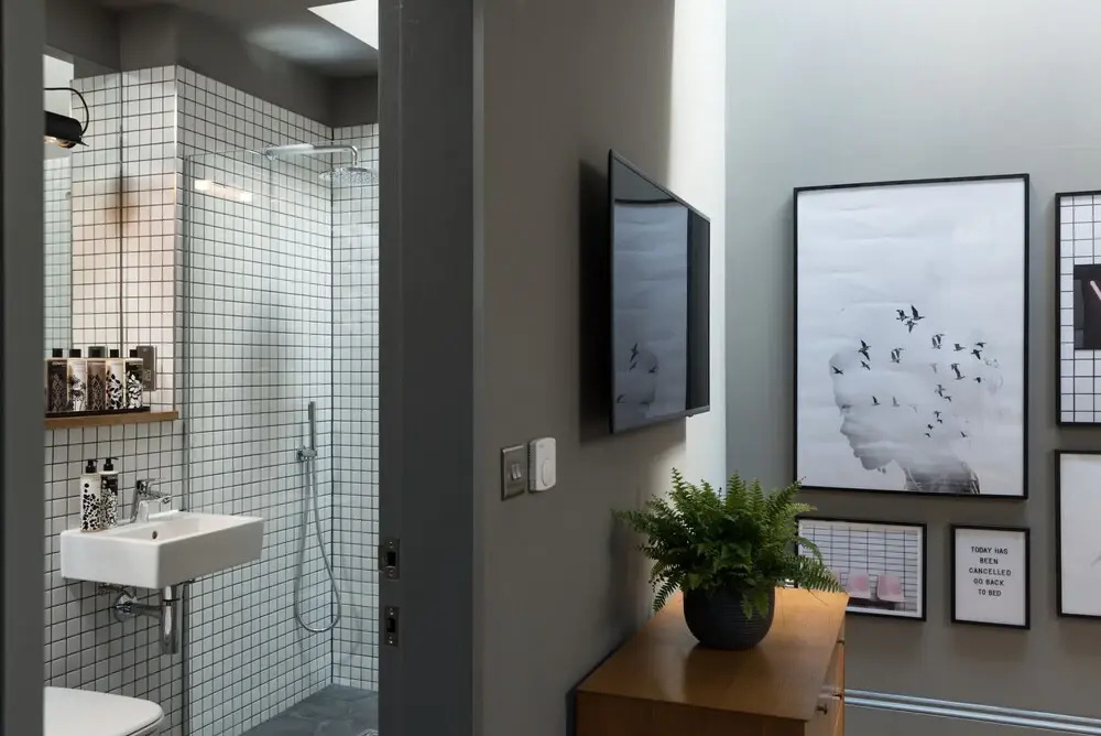 Photo - Hiding Space - Trim Street Apartments