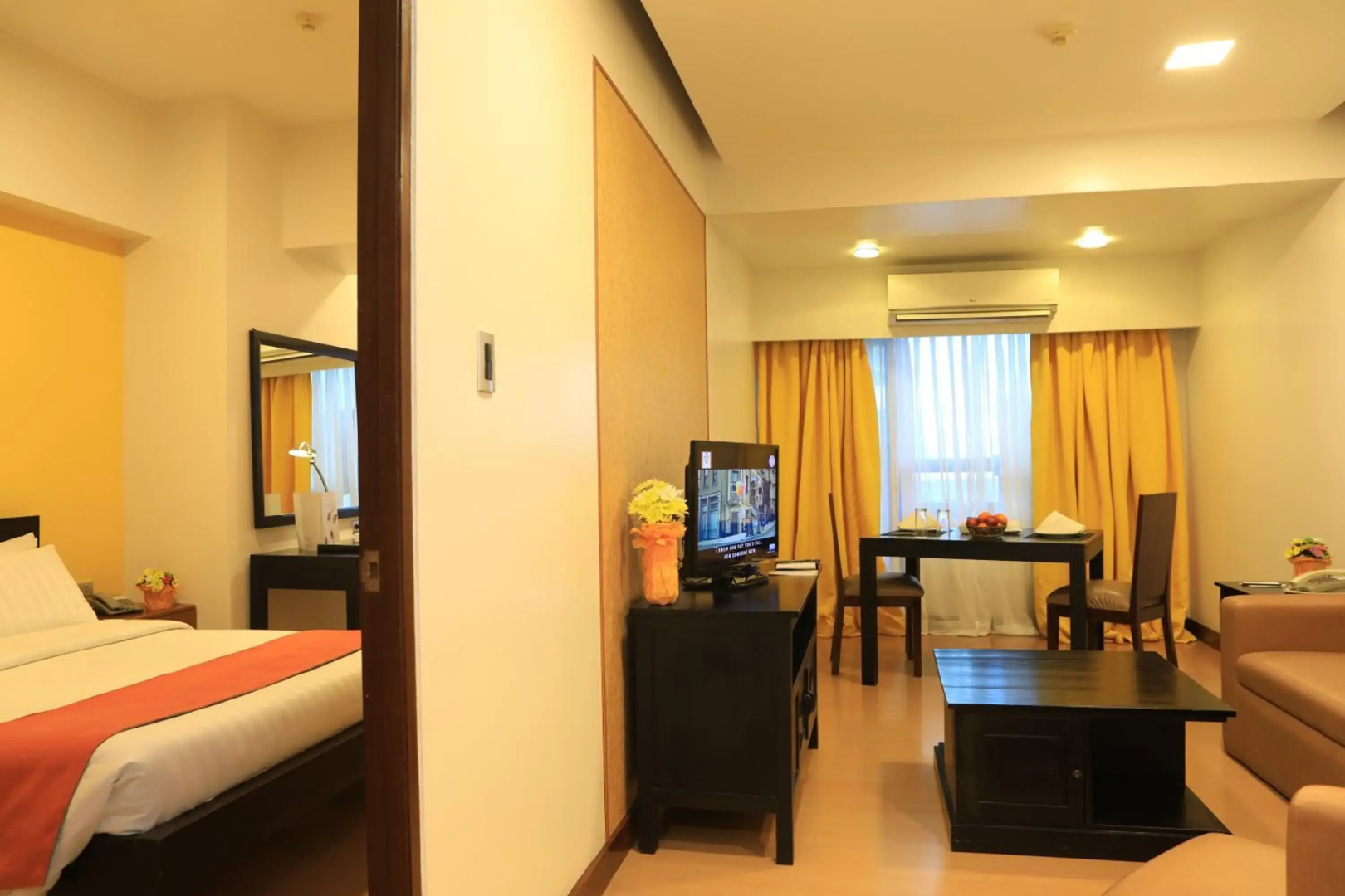 Photo - The Malayan Plaza Hotel