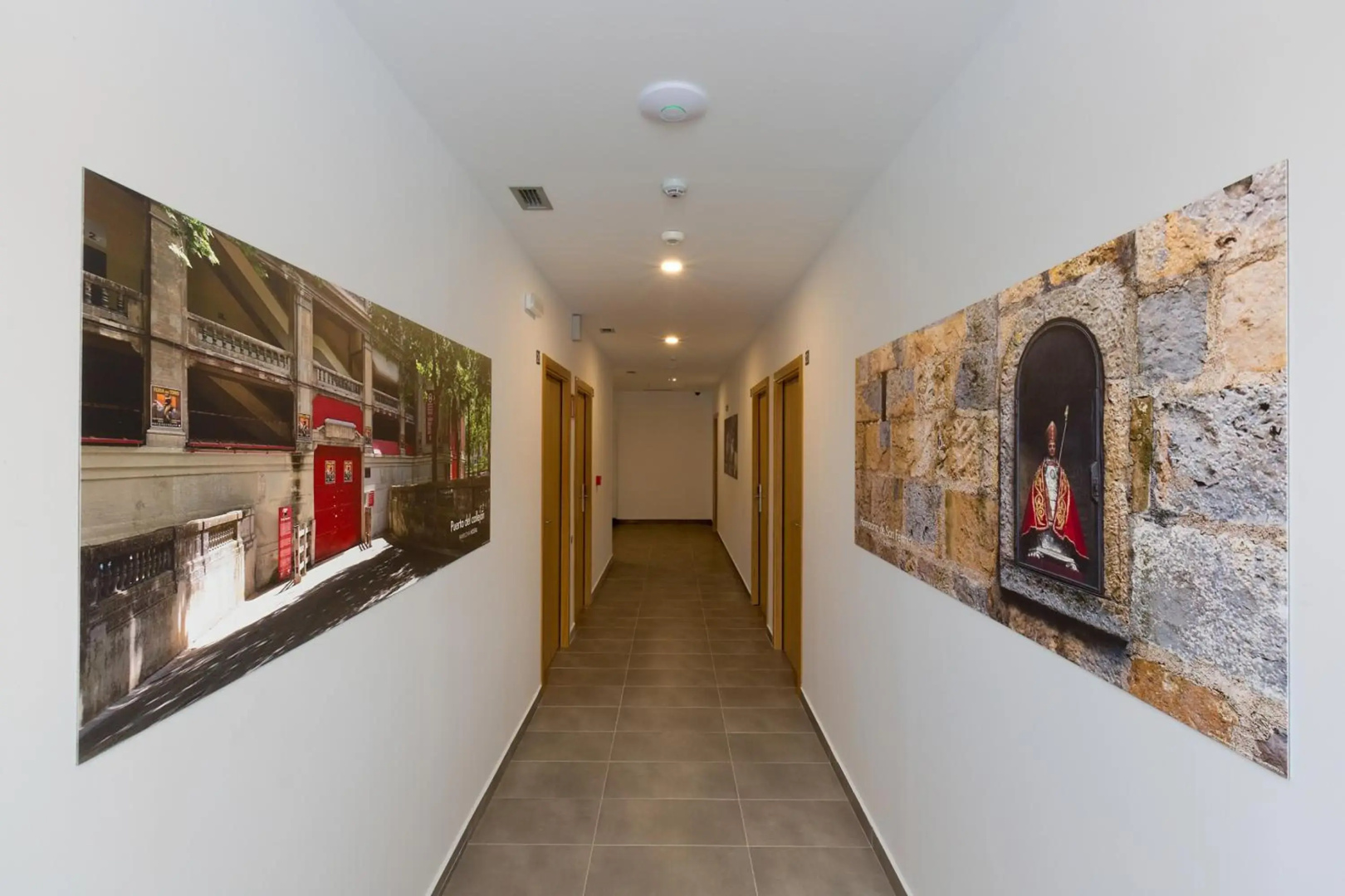 Photo - IRAIPE Pamplona Hostal Auto Check-in
