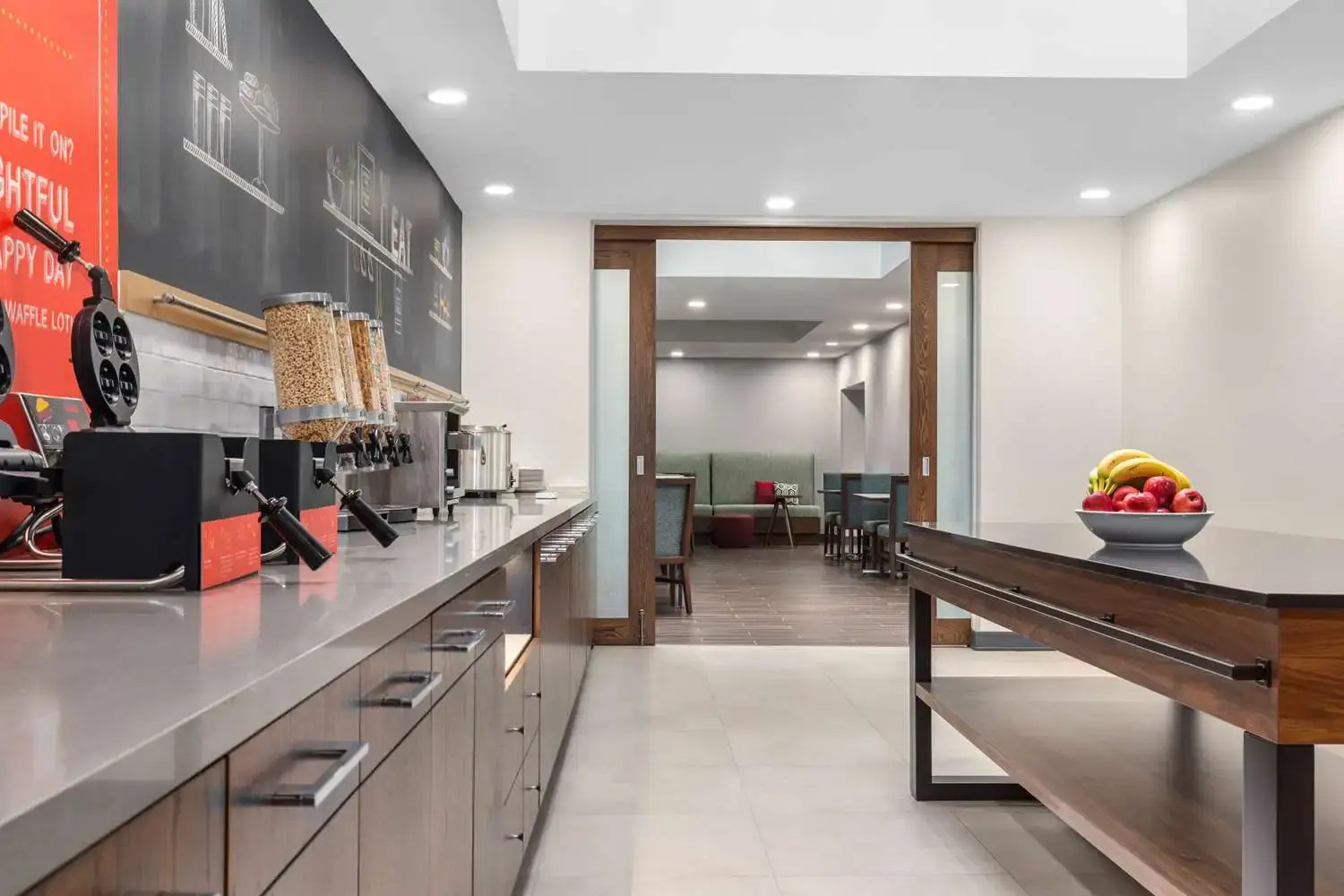 Photo - Hampton Inn & Suites by Hilton Toronto Downtown