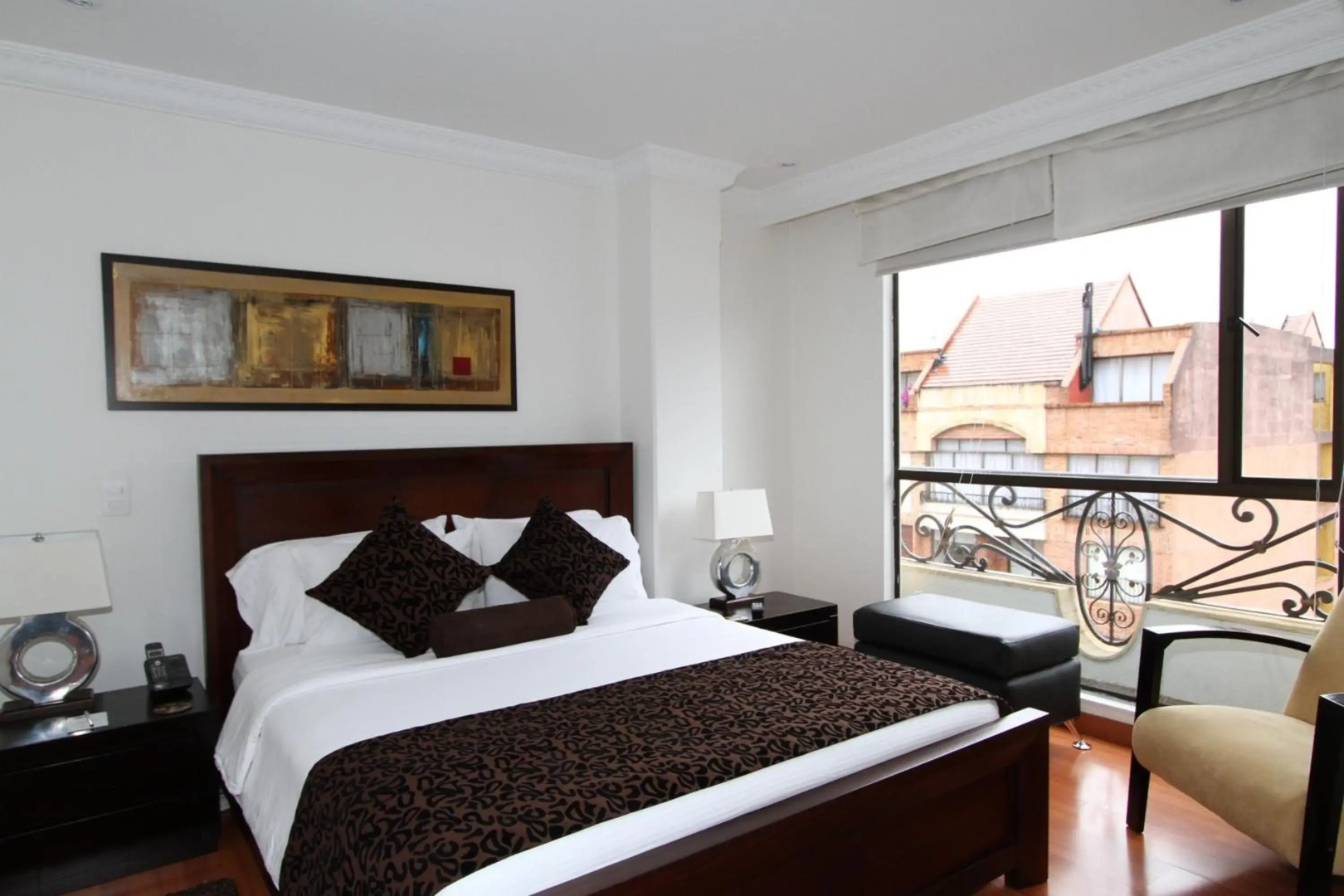 Photo - Hotel Suites 108