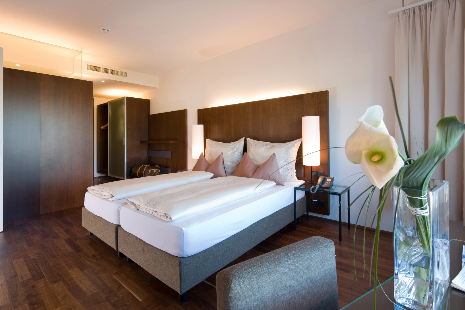Photo - Penz Hotel West