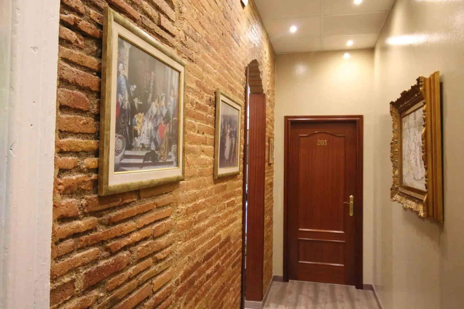 Photo - Hostal Orleans