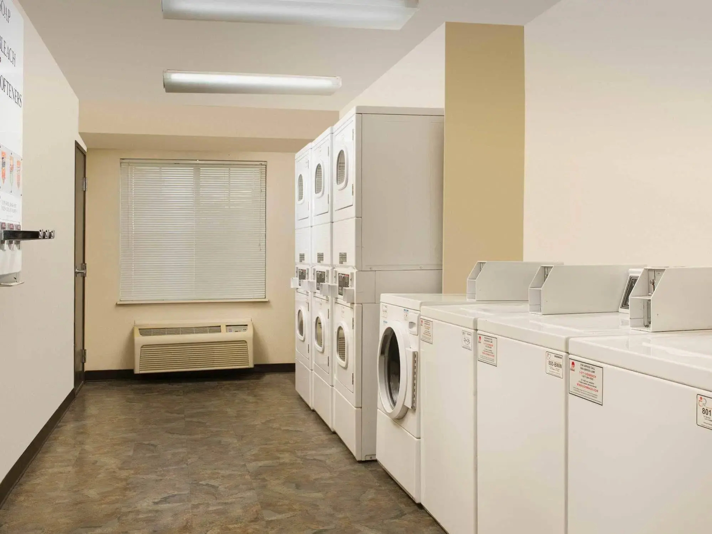Photo - WoodSpring Suites Jacksonville Beach Blvd