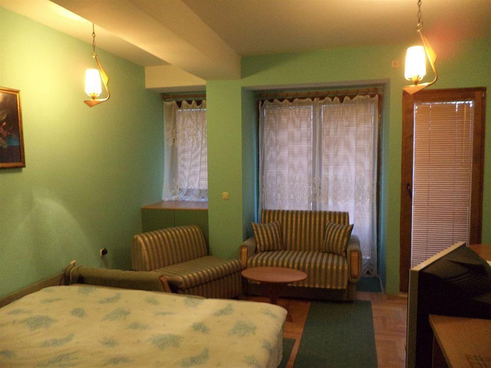Luccia Apartments- Very Central Cozy Condo