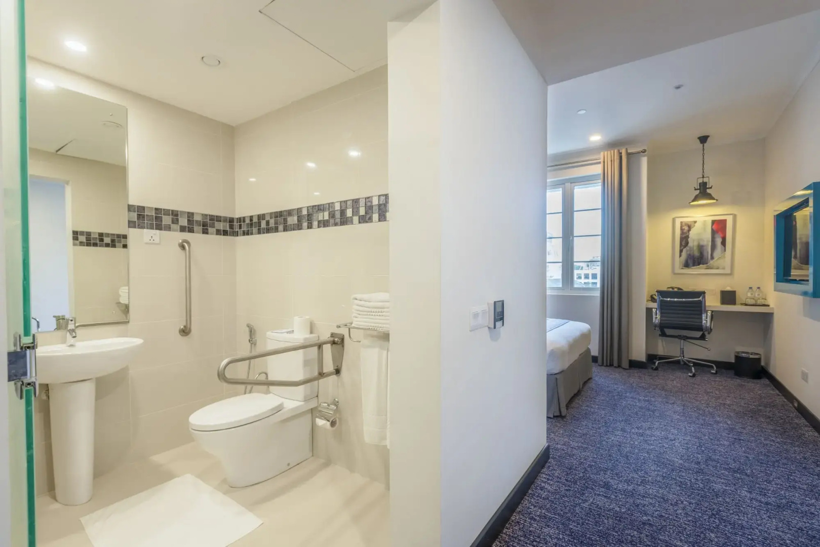 Foto - Fairway Colombo - Sri Lanka's First Hotel With Robot Technology