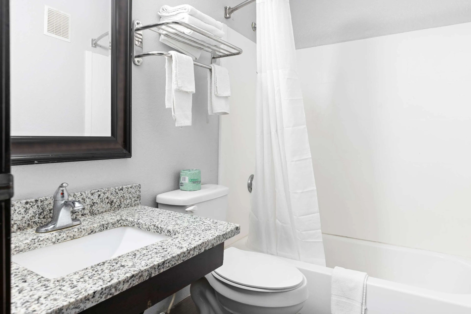 Photo - Days Inn by Wyndham Savannah Gateway I-95