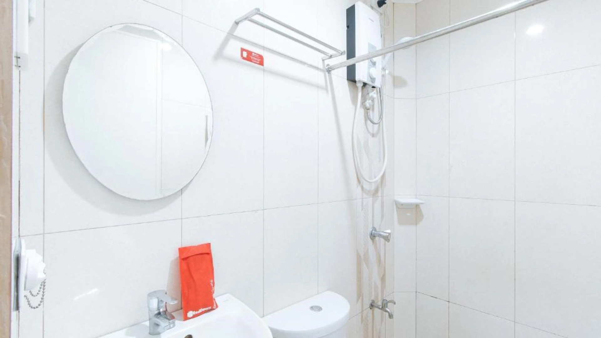 Foto - RedDoorz Plus at EDSA Congressional