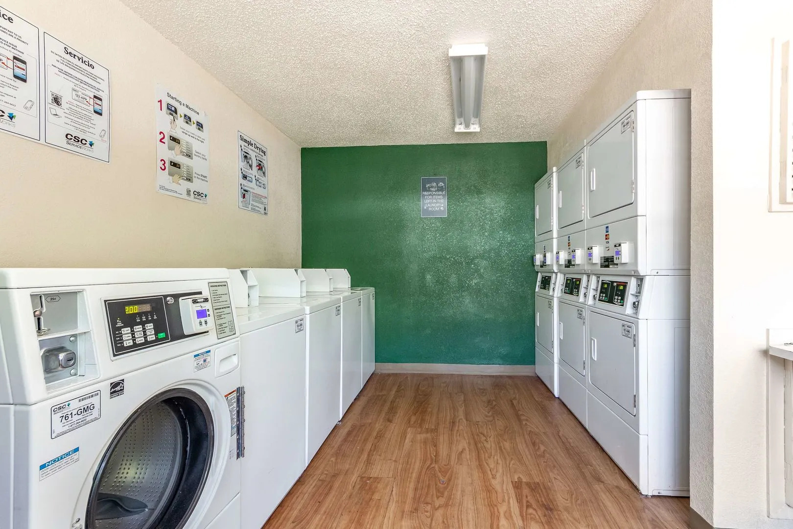 Photo - HomeTowne Studios by Red Roof Dallas - North Addison - Tollway