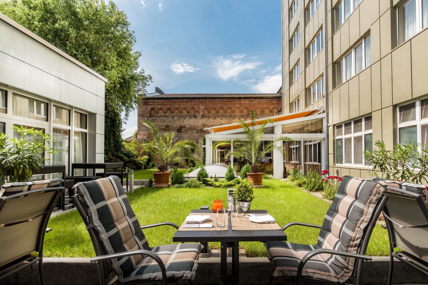 Photo - Best Western Plus Delta Park Hotel