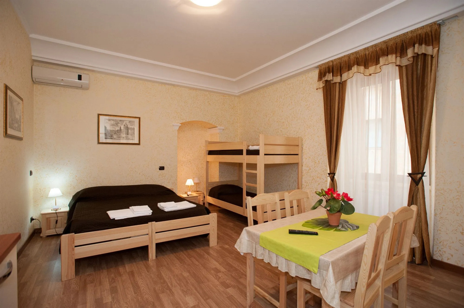 Photo - St. Peter's Rooms Rome