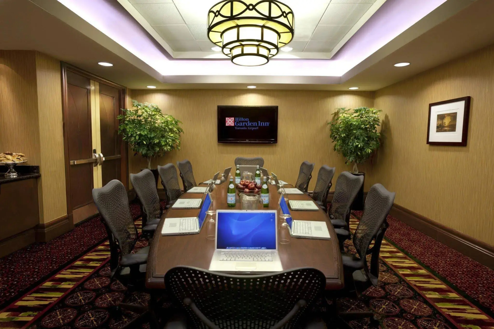 Photo - Hilton Garden Inn Toronto Airport