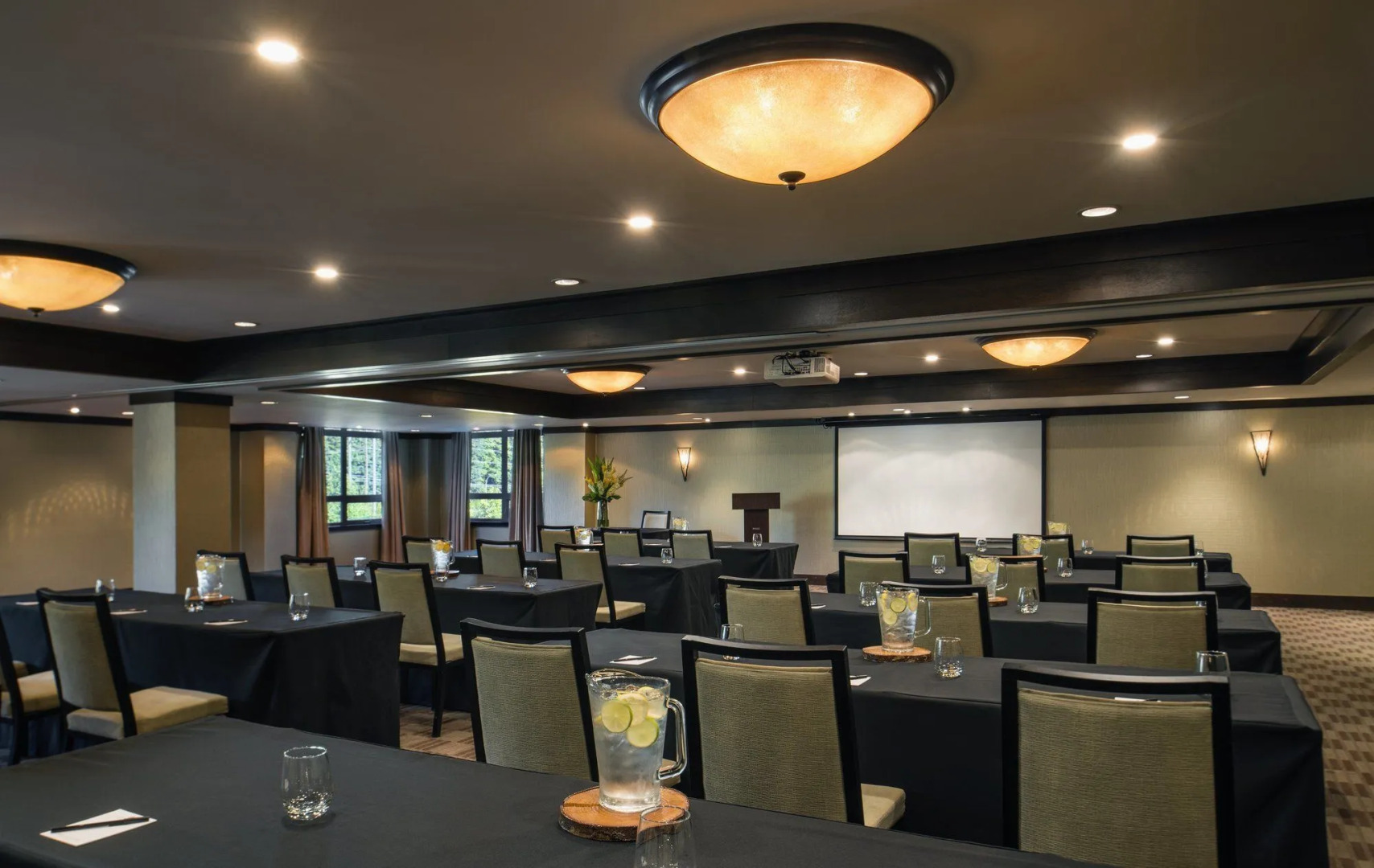 Photo - Executive Suites Hotel and Resort, Squamish