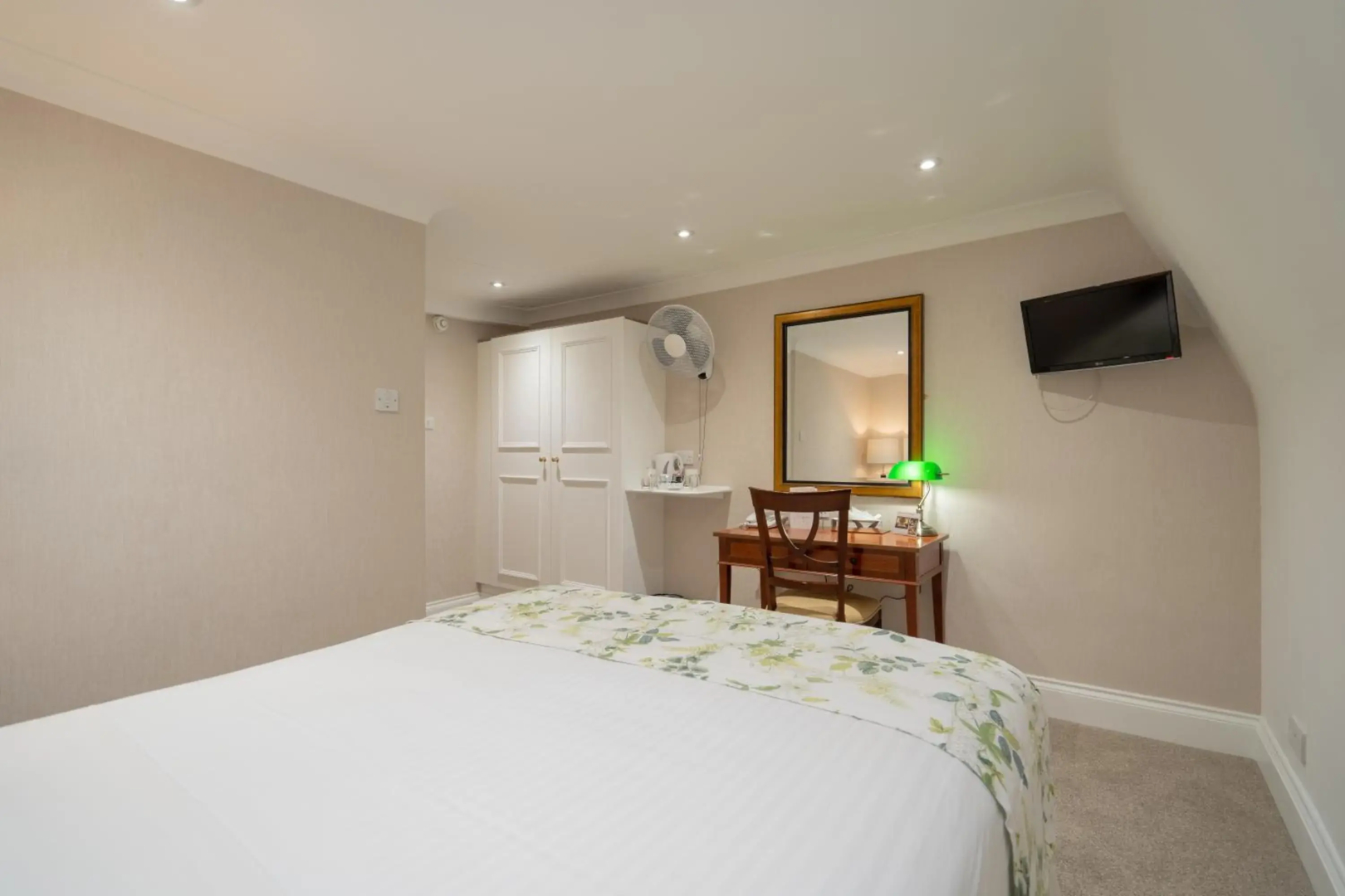 Photo - The Clarendon Hotel