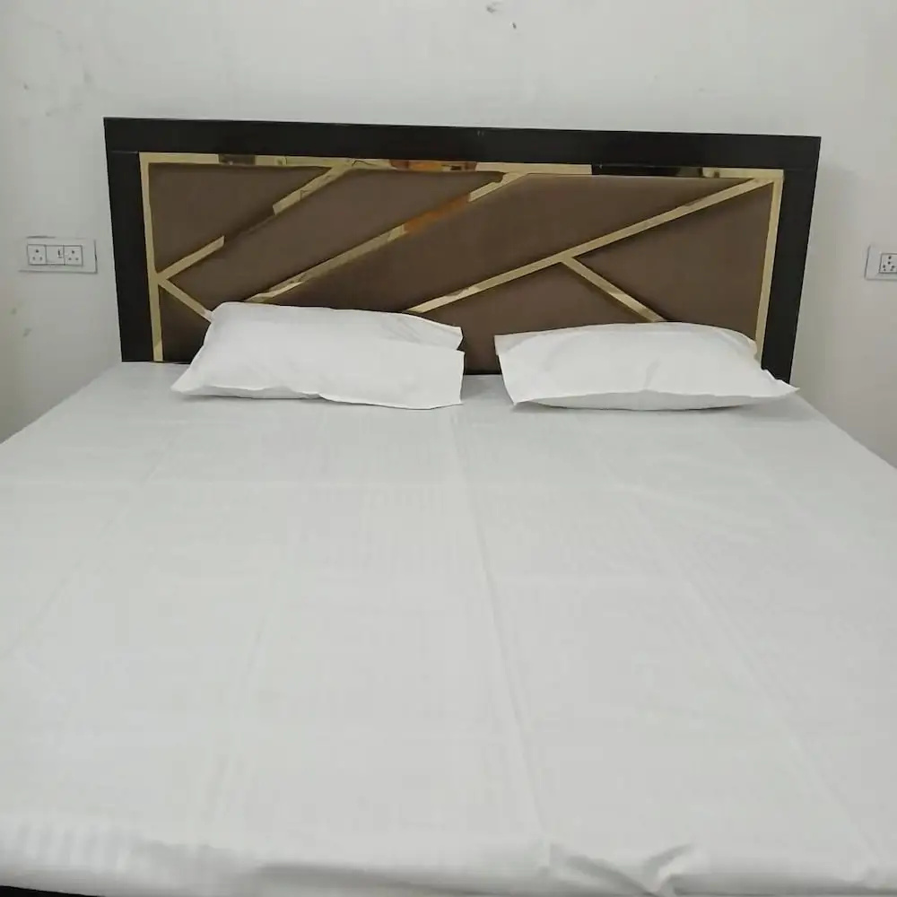 Awadh Biharee Inn
